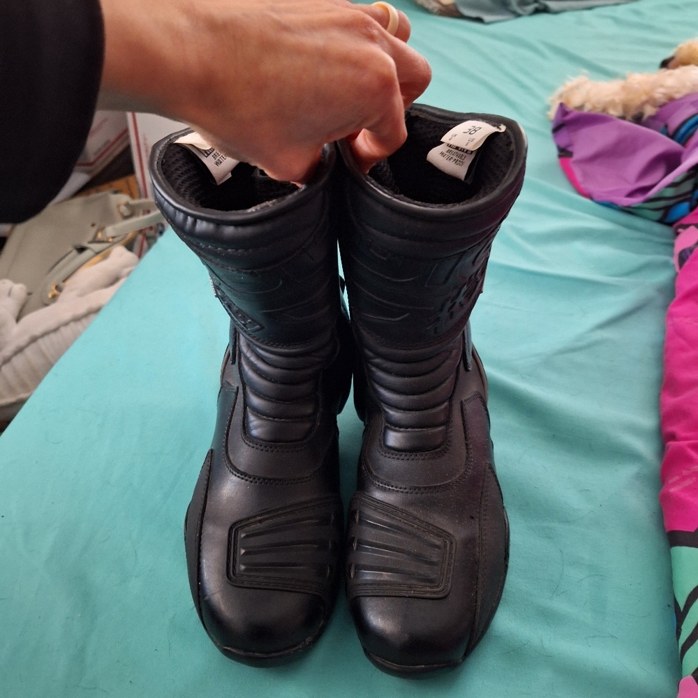Motorcycle boots